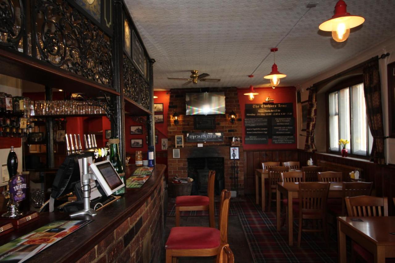 The Clothiers Arms Otel Stroud  Dış mekan fotoğraf